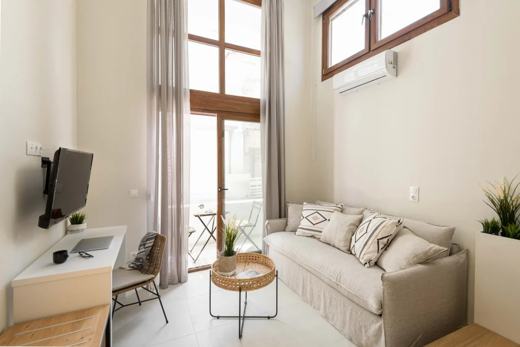 Tiara Holidays - Palm Residences - Classic Loft Residence - living room